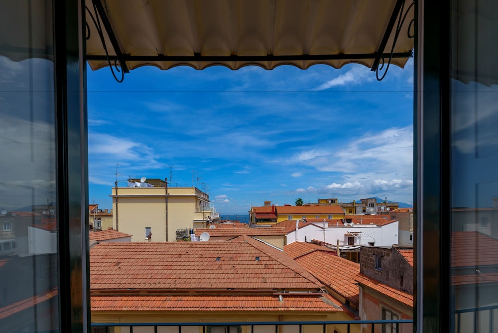 Caruso Suite 16
