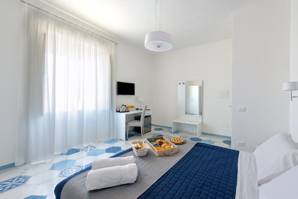 Caruso Suite 8