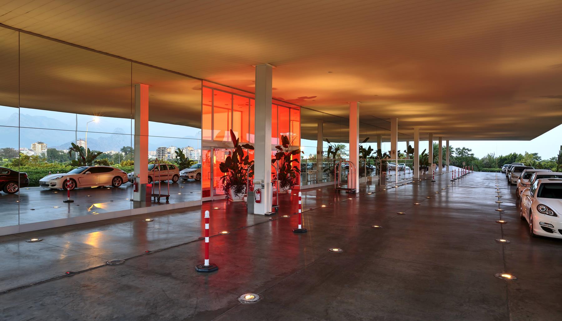 Hotel SU 13