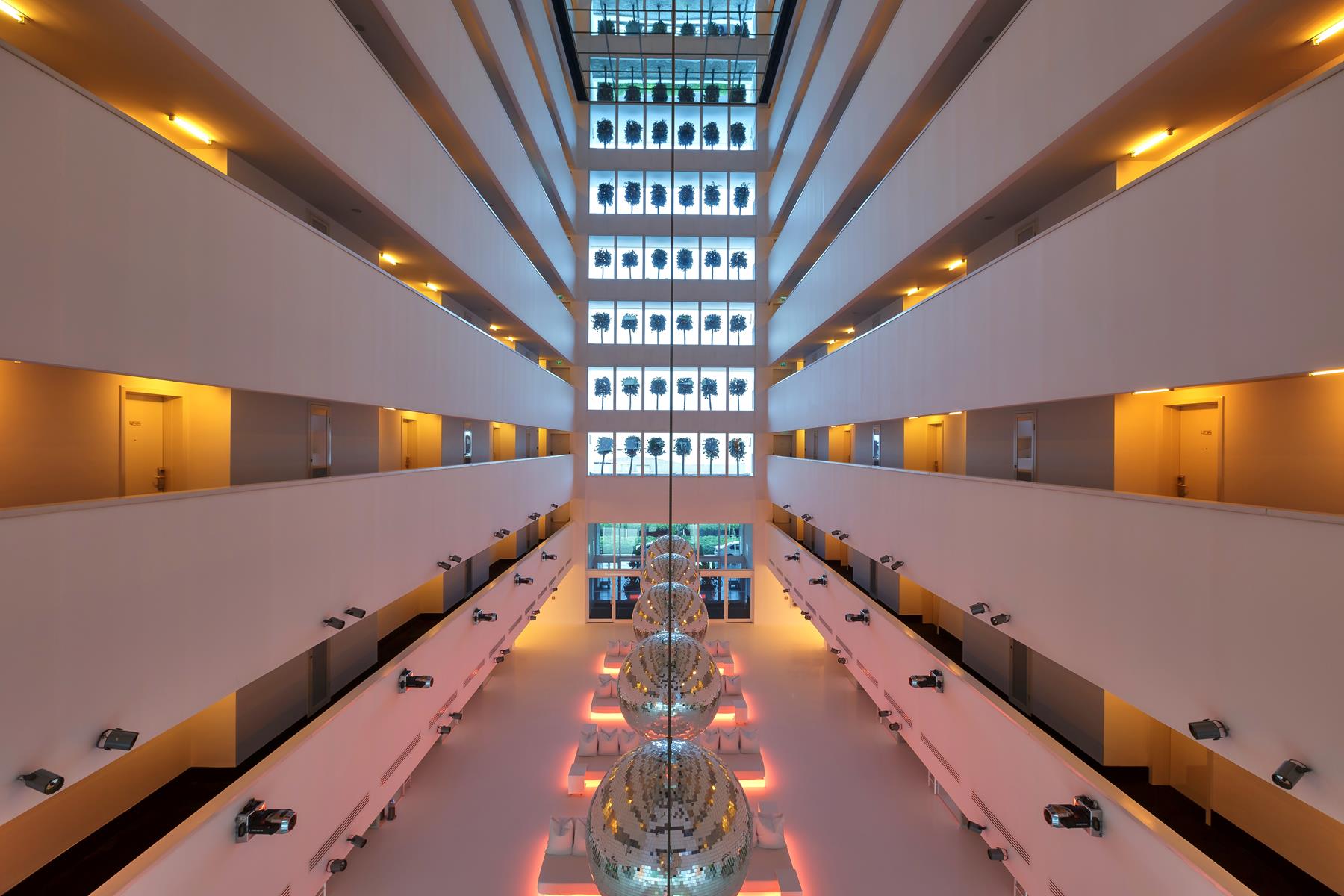 Hotel SU 16