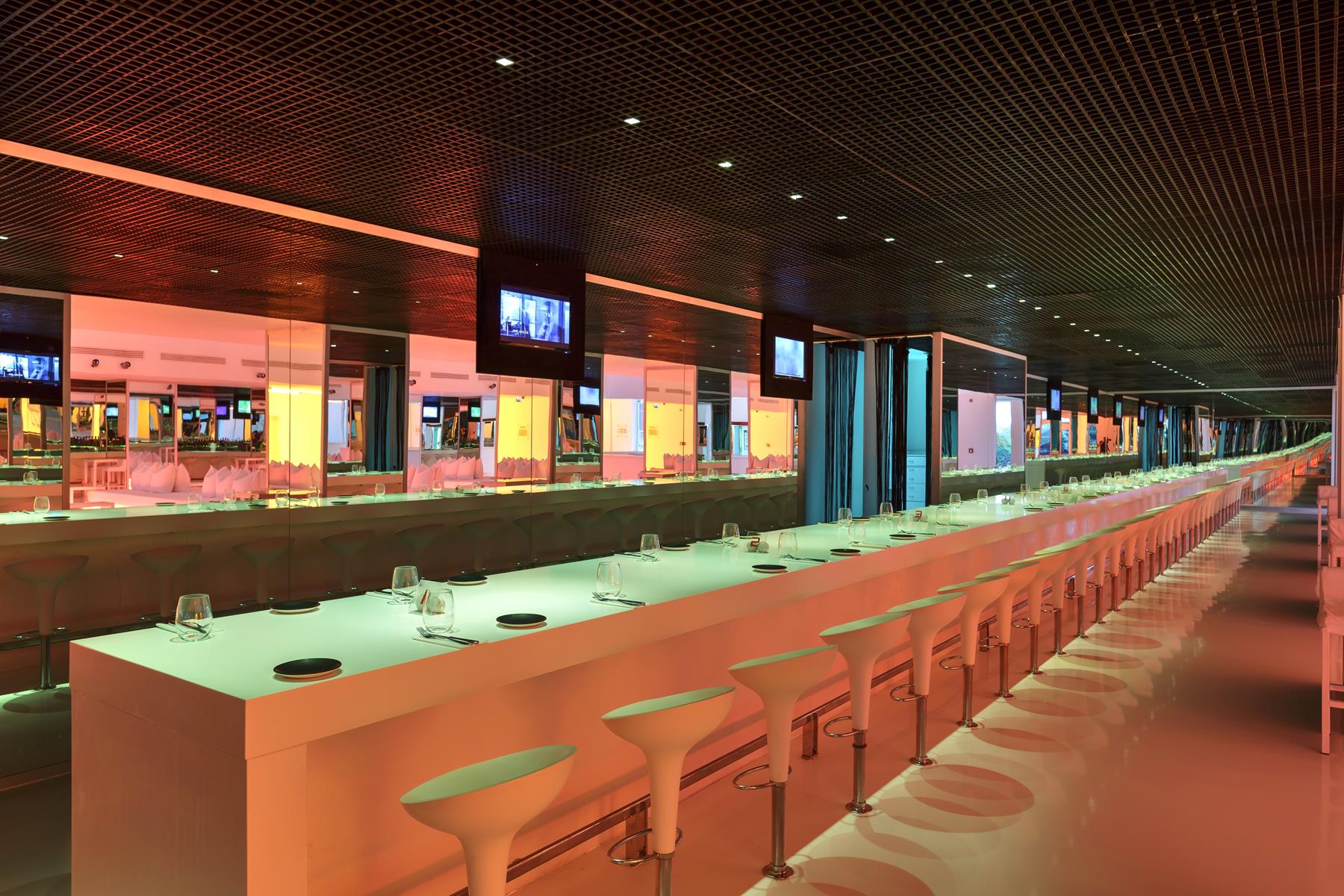 Hotel SU 18