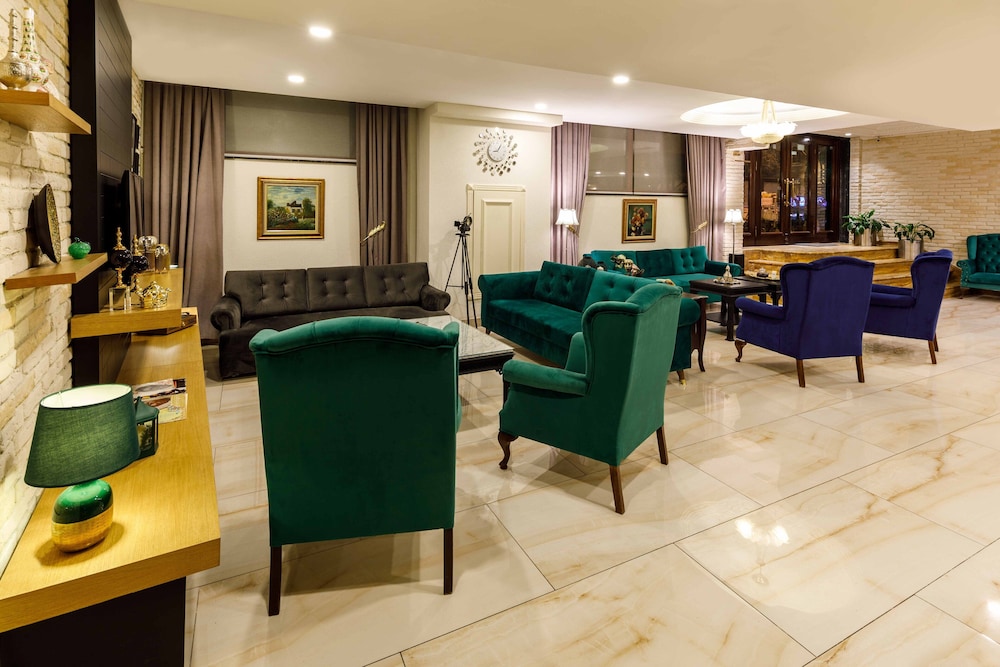 Golden Crown Hotel 6