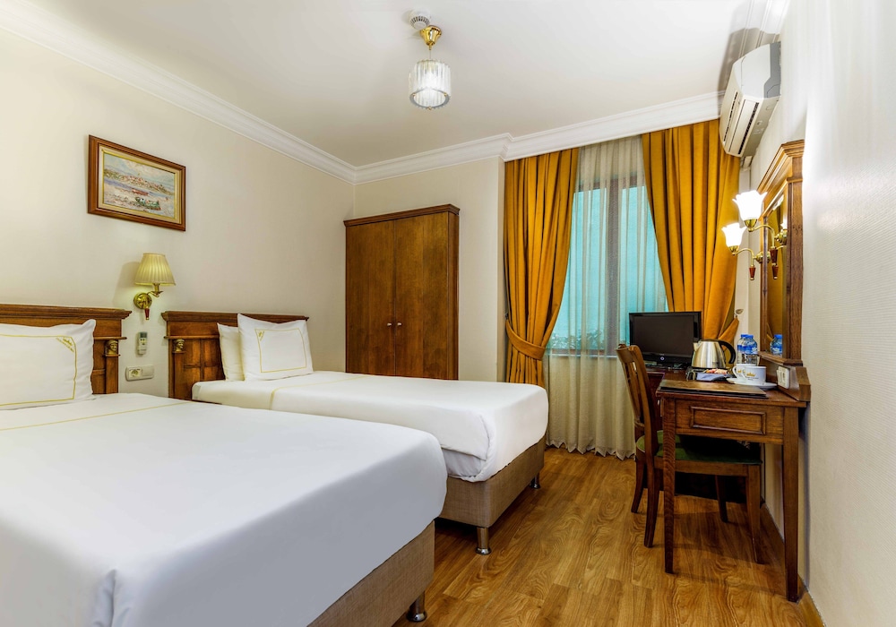 Golden Crown Hotel 19