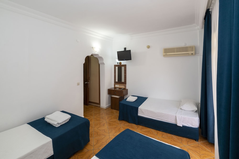 Miss Cleopatra Hotel 21