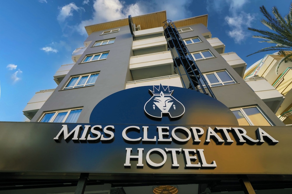 Miss Cleopatra Hotel 1