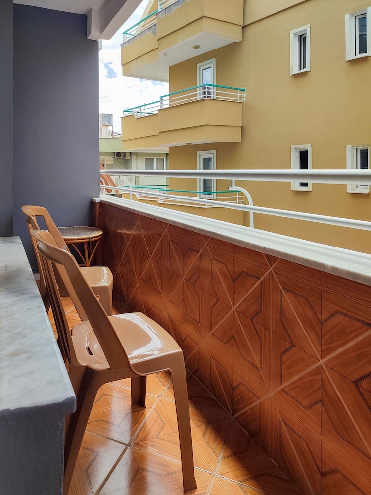 Miss Cleopatra Hotel 22