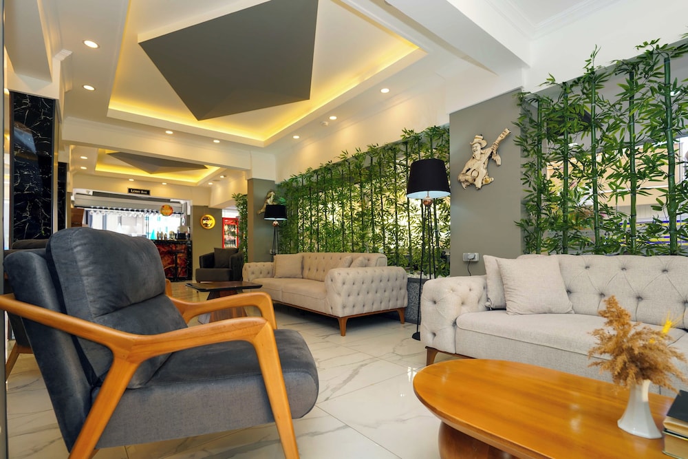 Miss Cleopatra Hotel 9
