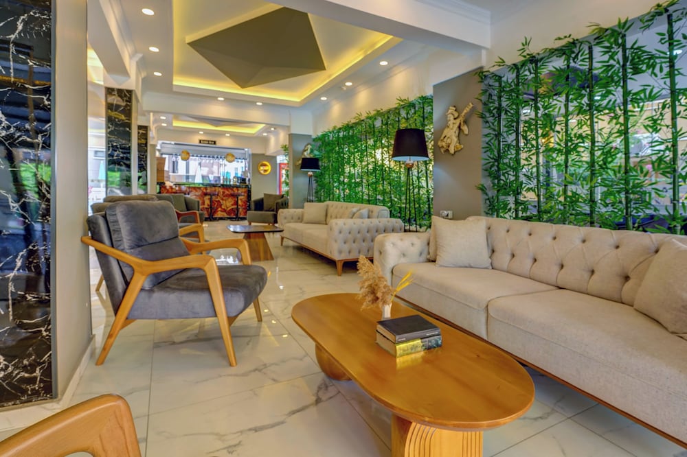 Miss Cleopatra Hotel 11