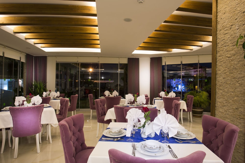 Sun Club Side 13