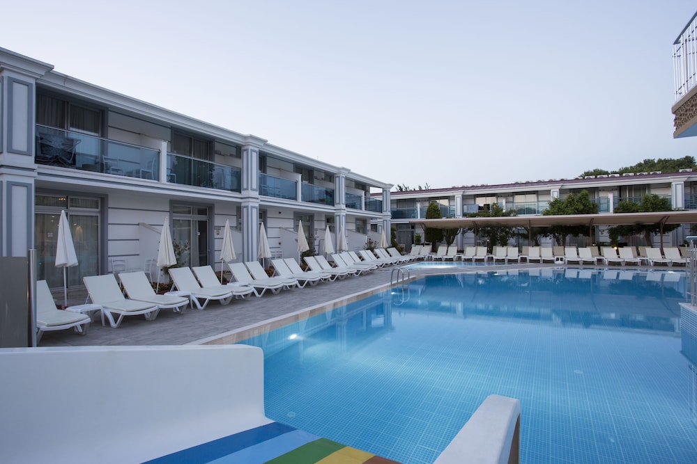 Sun Club Side 10