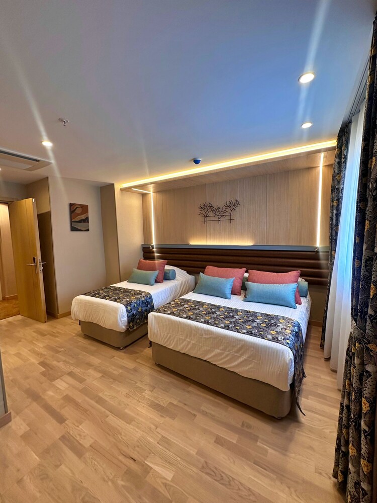 Sapphire 10