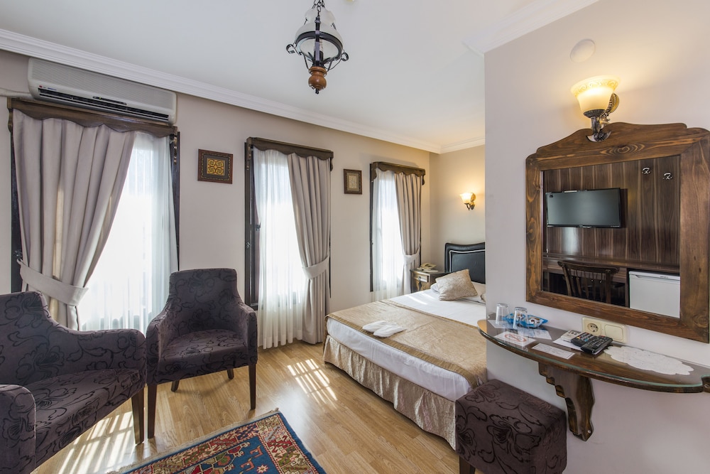 Naz Wooden House Inn 10