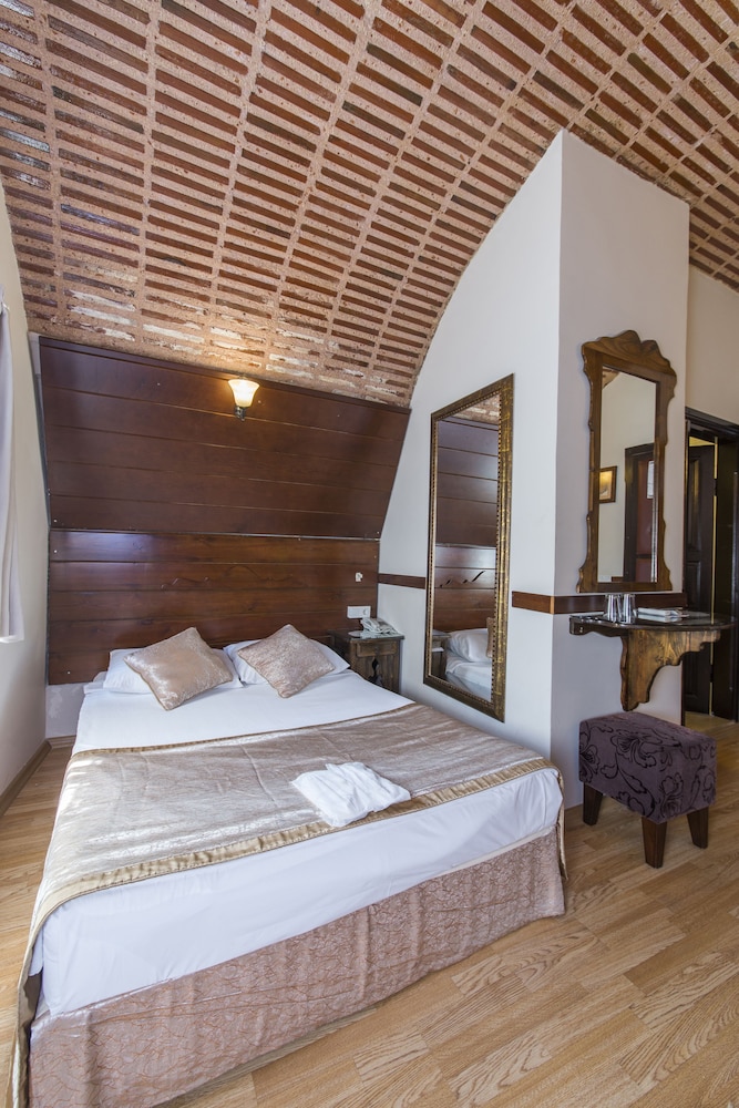 Naz Wooden House Inn 23