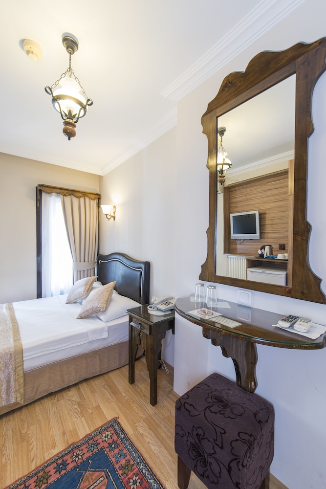 Naz Wooden House Inn 16