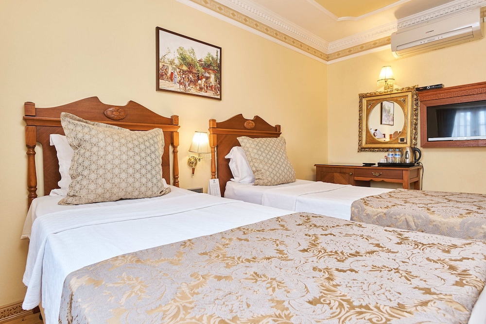 Best Western Empire Palace 12