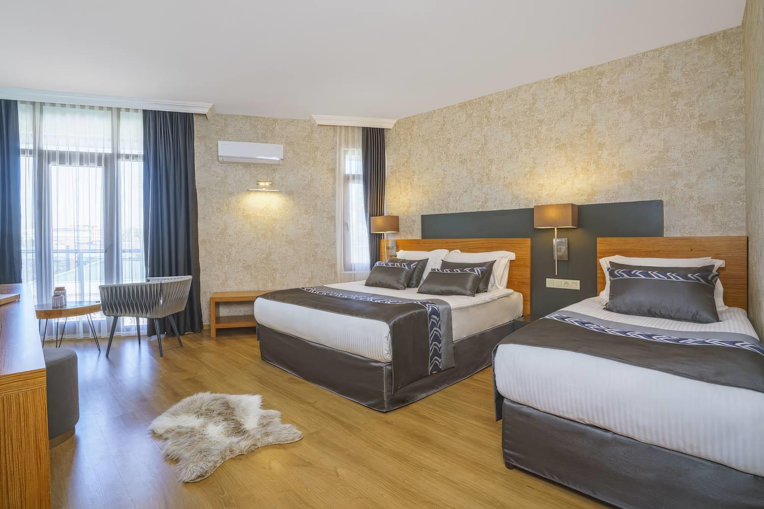 Qinn Hotels 21