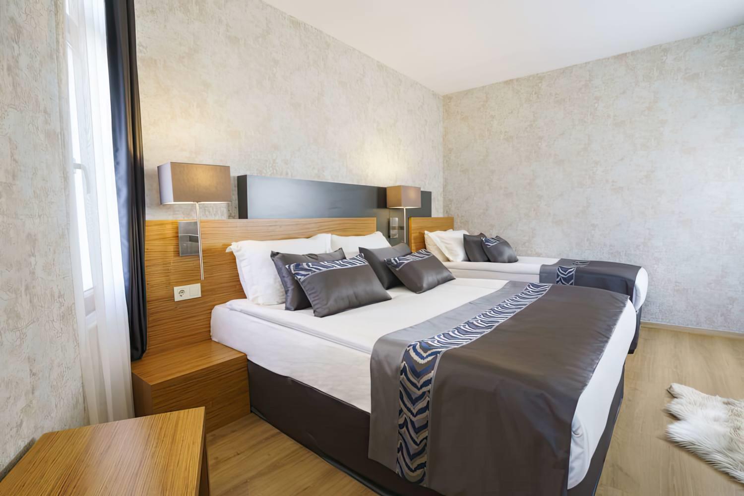 Qinn Hotels 24