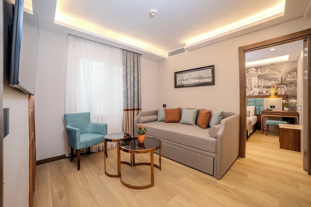 Grand Hilarium Hotel 18