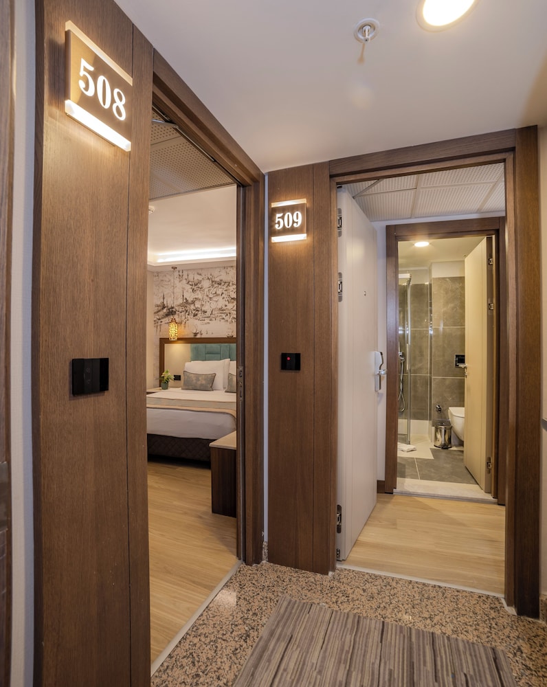 Grand Hilarium Hotel 17