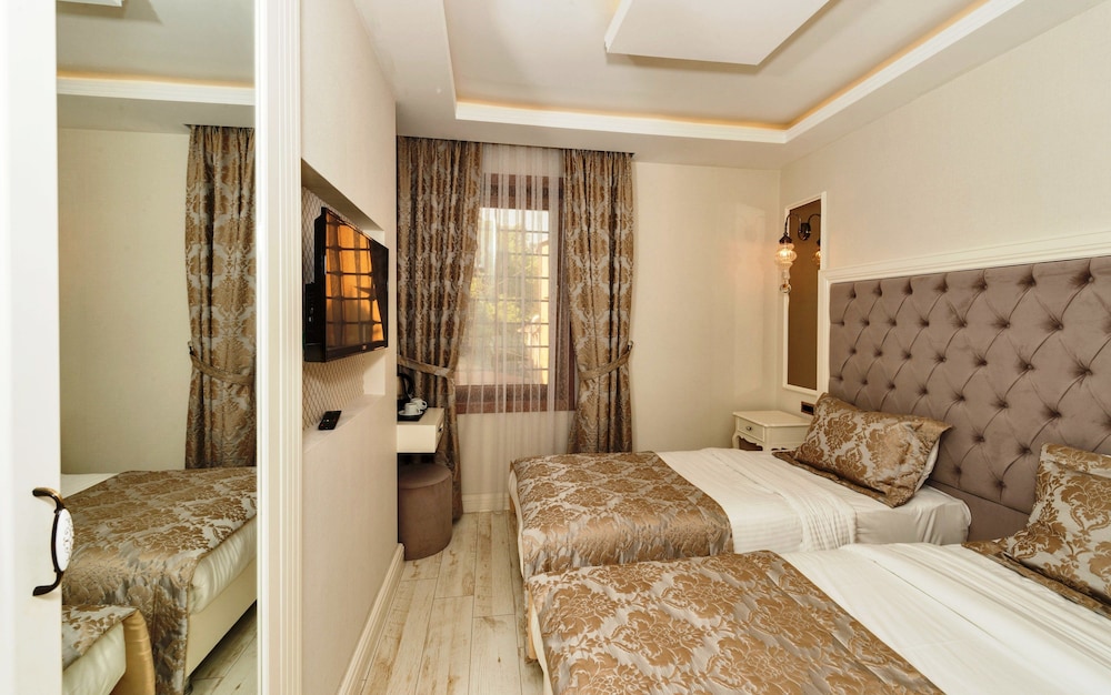 Zeynep Sultan 12