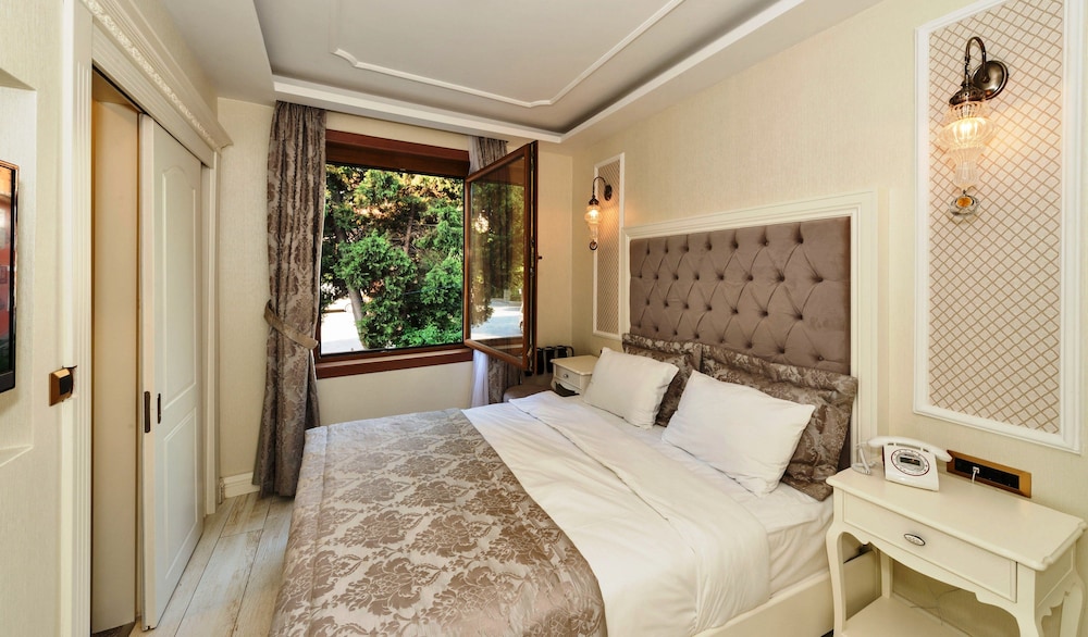 Zeynep Sultan 14