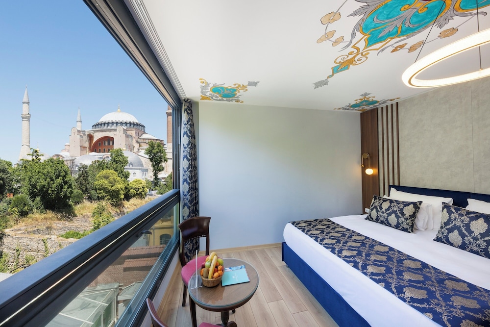 Seven Hills Boutique Hotel 10