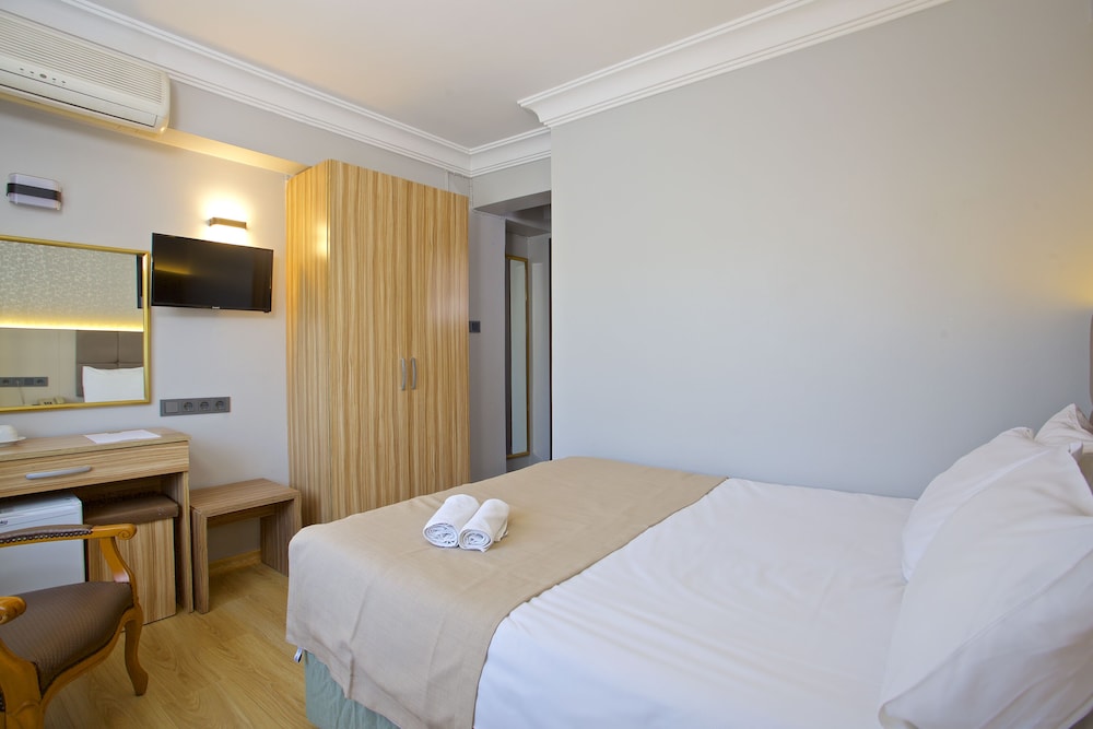 Grand Ant Hotel 11