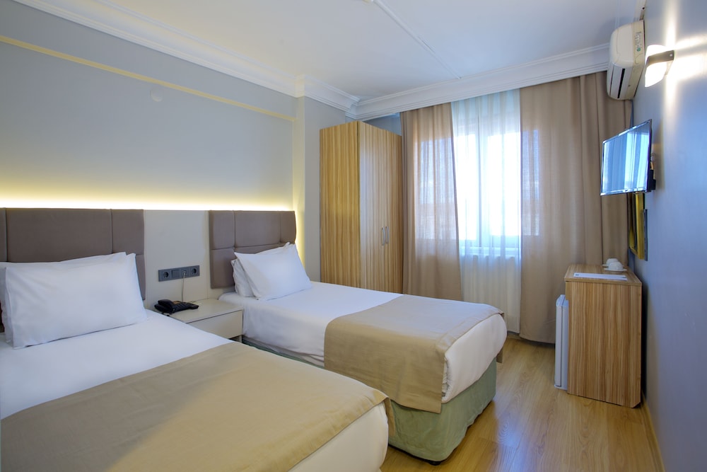 Grand Ant Hotel 13