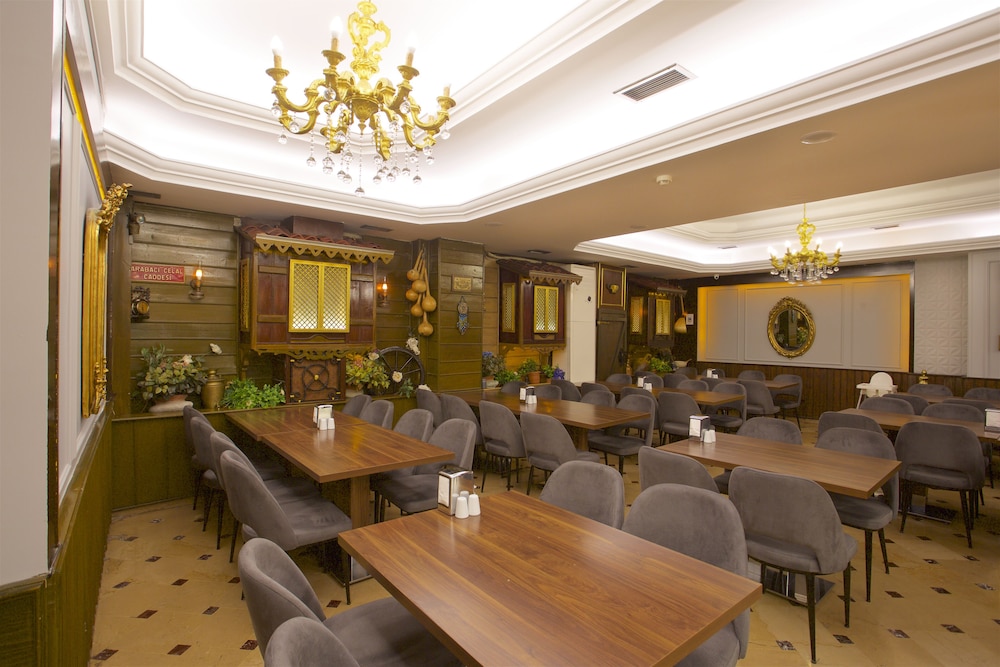 Grand Ant Hotel 24