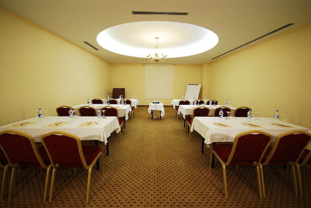 Taksim Metropark Hotel 18