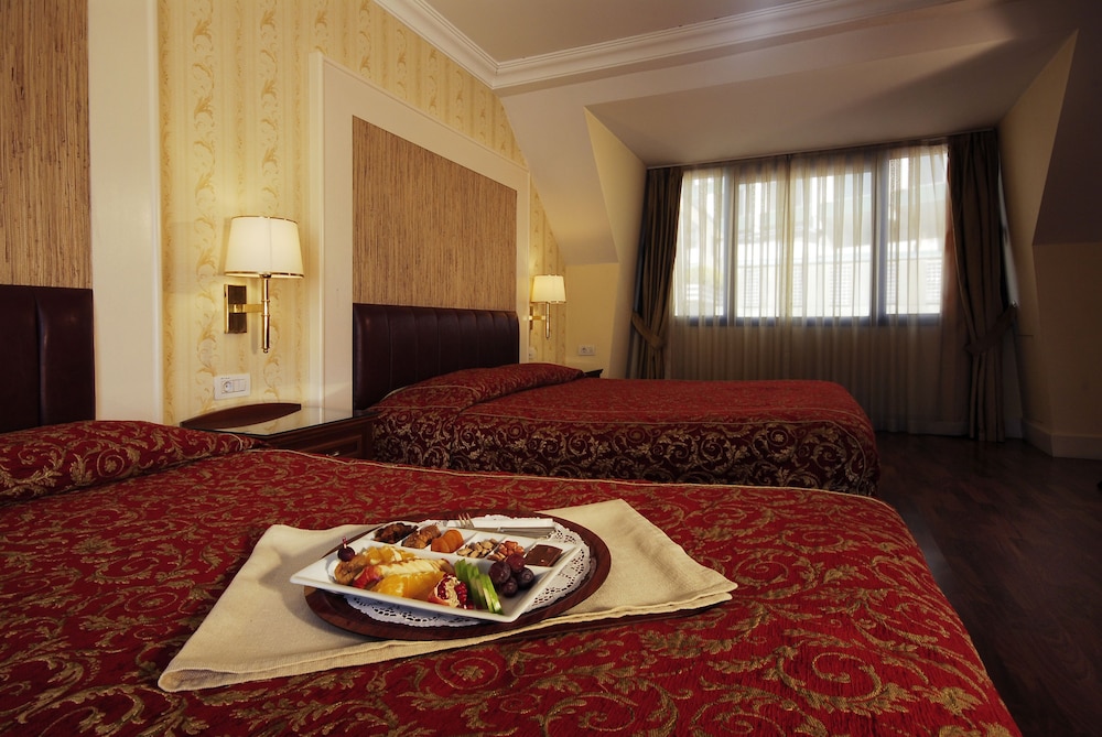 Taksim Metropark Hotel 6