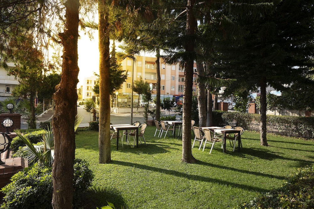 Lara Dinc Hotel 14
