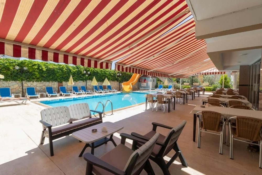 Lara Dinc Hotel 6