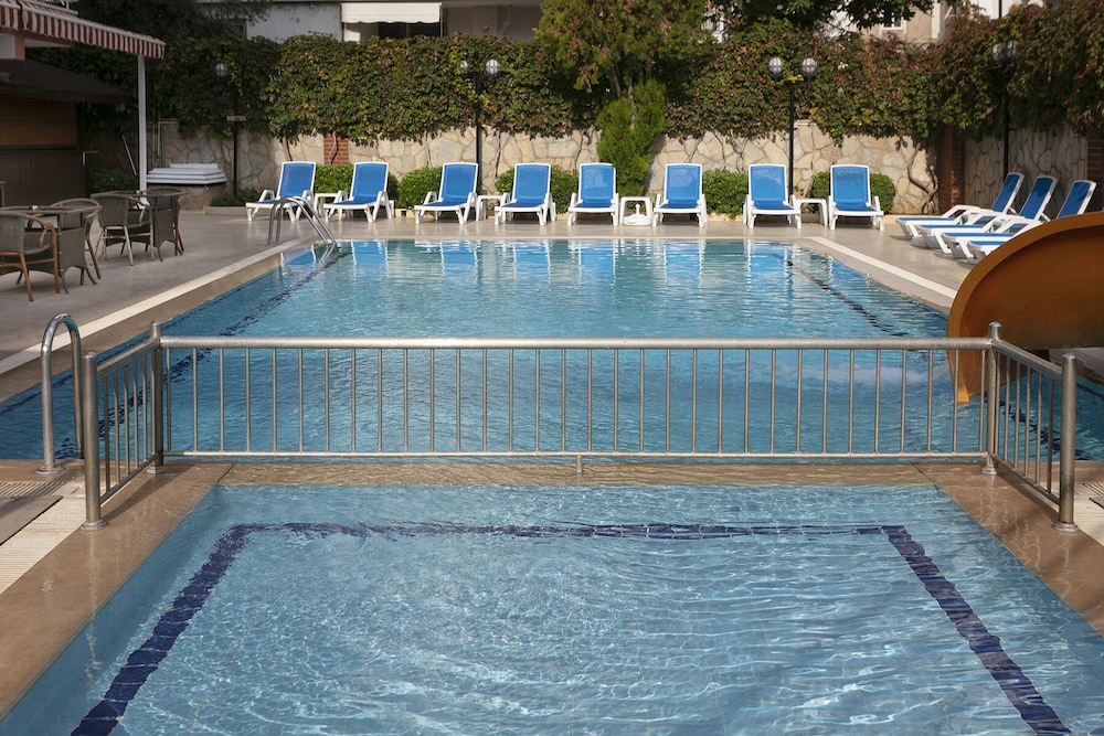 Lara Dinc Hotel 10