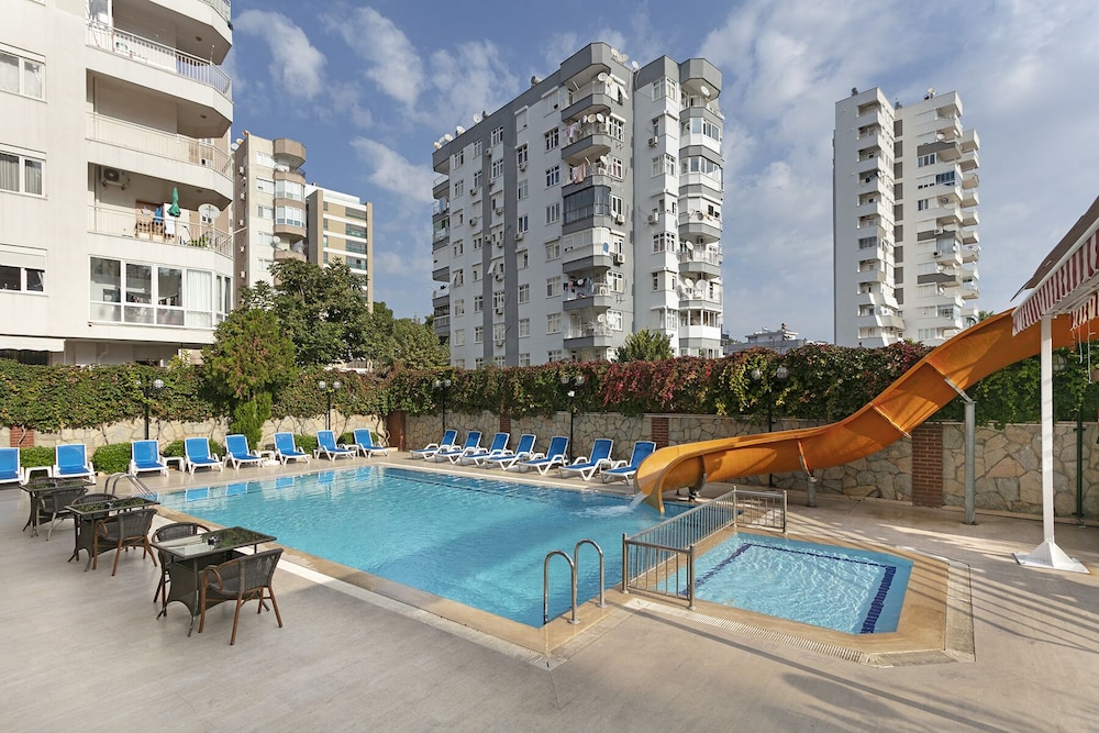 Lara Dinc Hotel 11