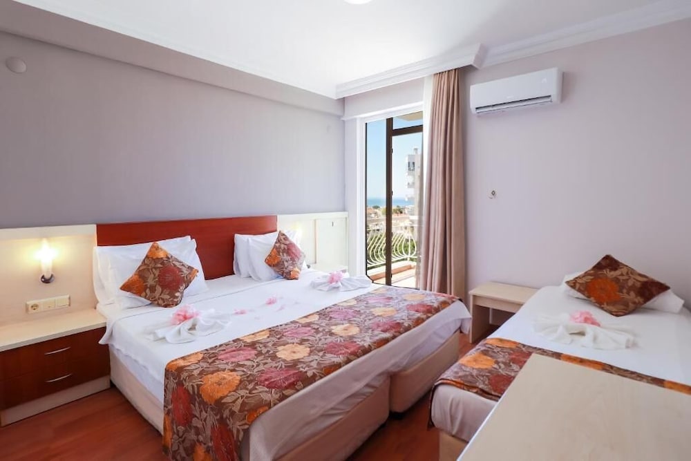 Lara Dinc Hotel 5