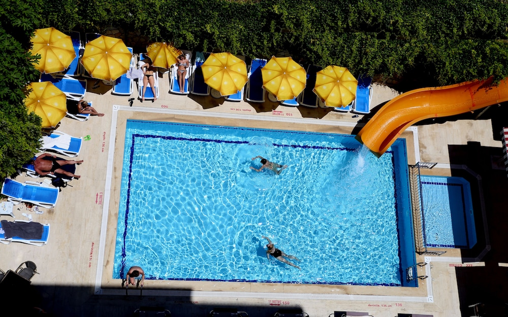 Lara Dinc Hotel 21