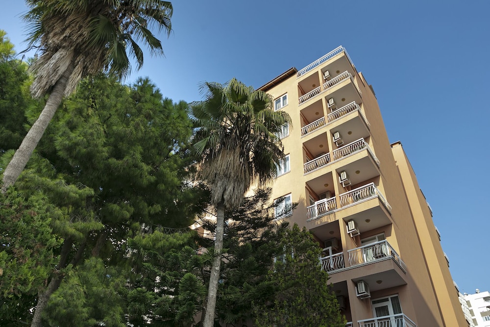 Lara Dinc Hotel 23