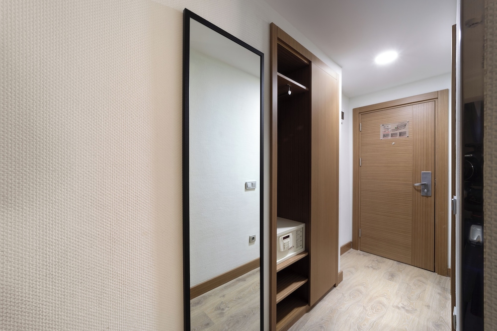 Orka Royal Hotel 14