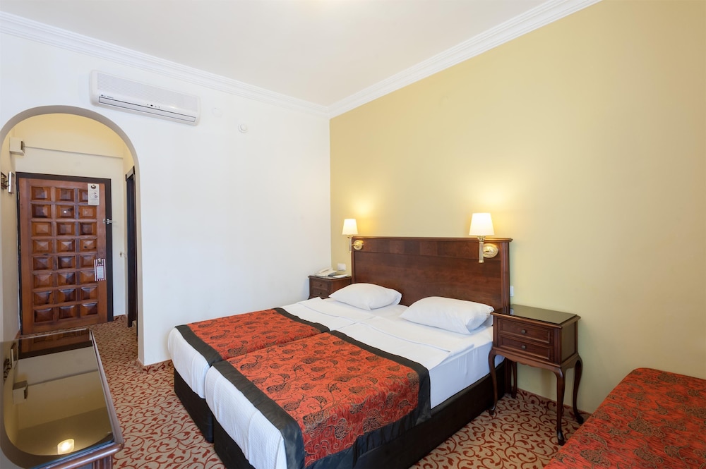 Antique Roman Palace Museum Hotel 18
