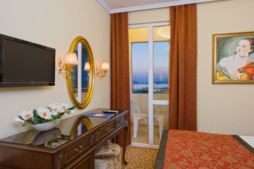 Antique Roman Palace Museum Hotel 16