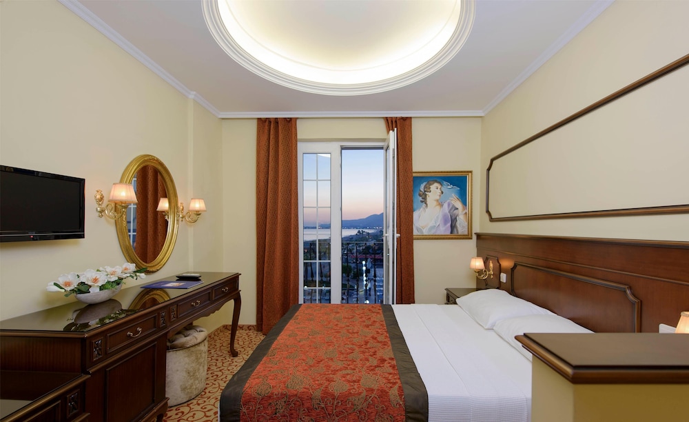 Antique Roman Palace Museum Hotel 21