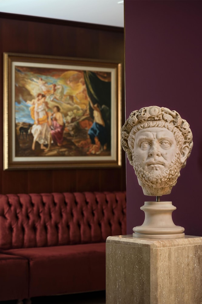Antique Roman Palace Museum Hotel 10