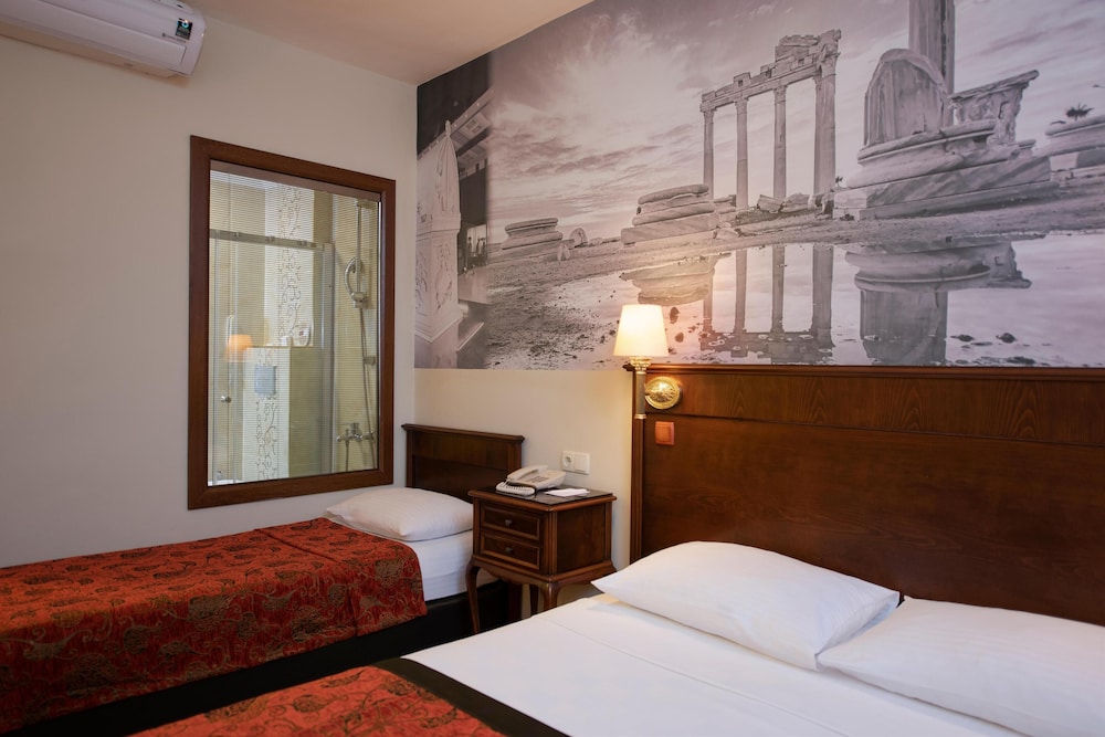 Antique Roman Palace Museum Hotel 20