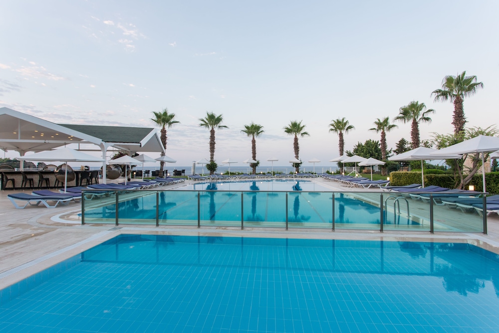 Falcon Hotel 20