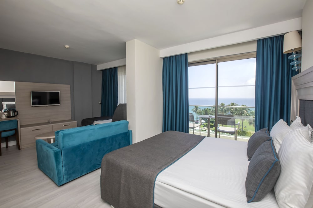 Falcon Hotel 16