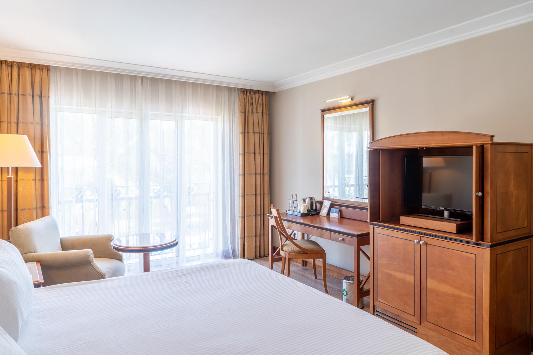 IC Hotels Airport 9