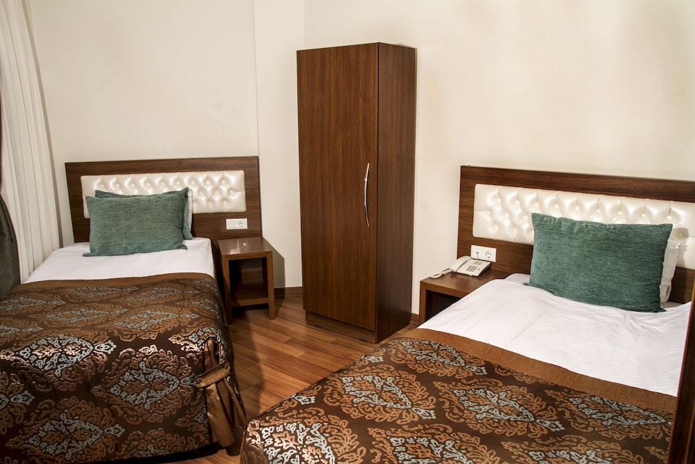 The Corner Park Hotel 5