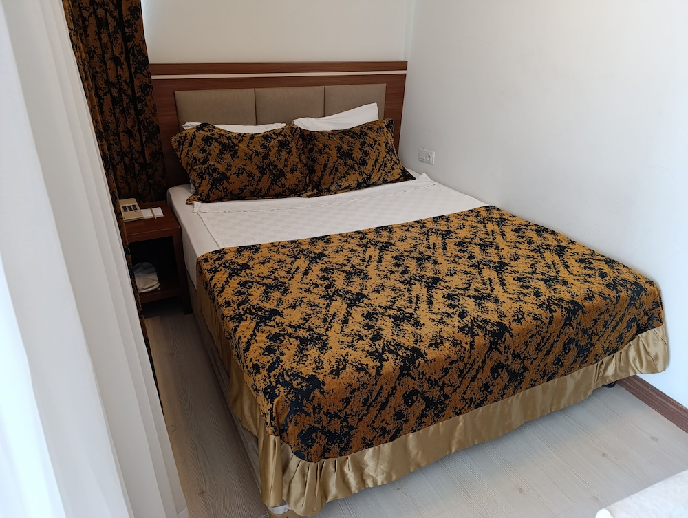 The Corner Park Hotel 10