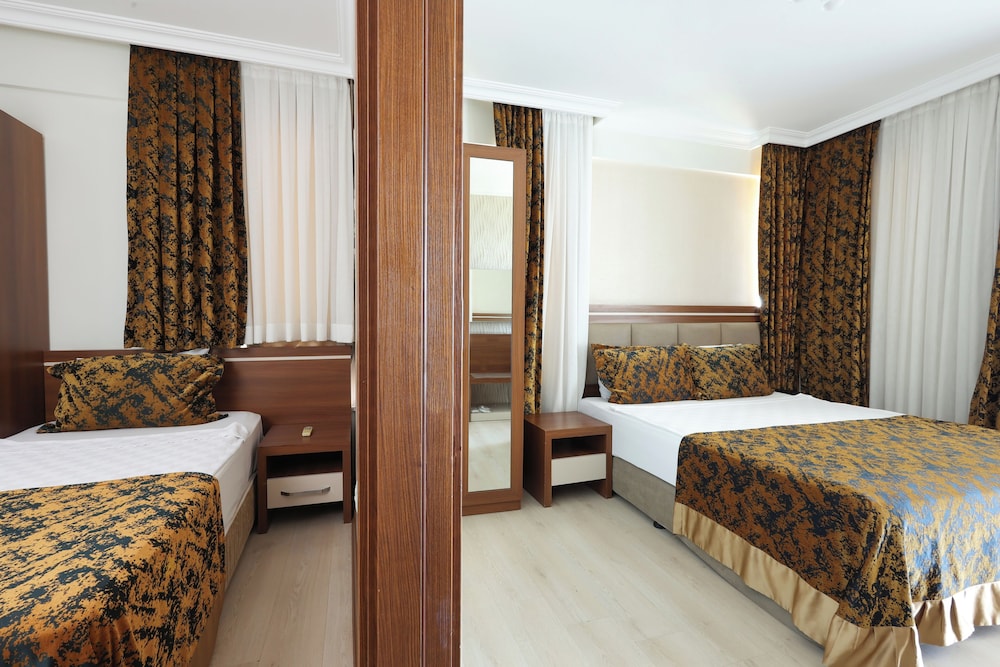 The Corner Park Hotel 17
